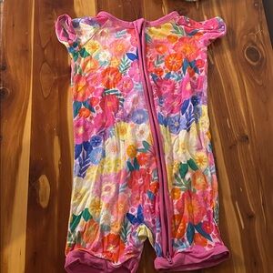 Little Sleepies shorty romper
Size 18-24m